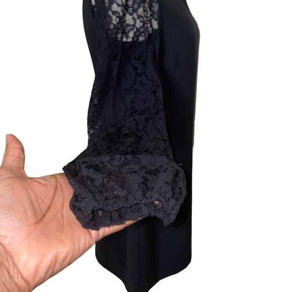 White House Black Market Lace Sleeve Sheath Dress size 4 with key hole button - Picture 6 of 9